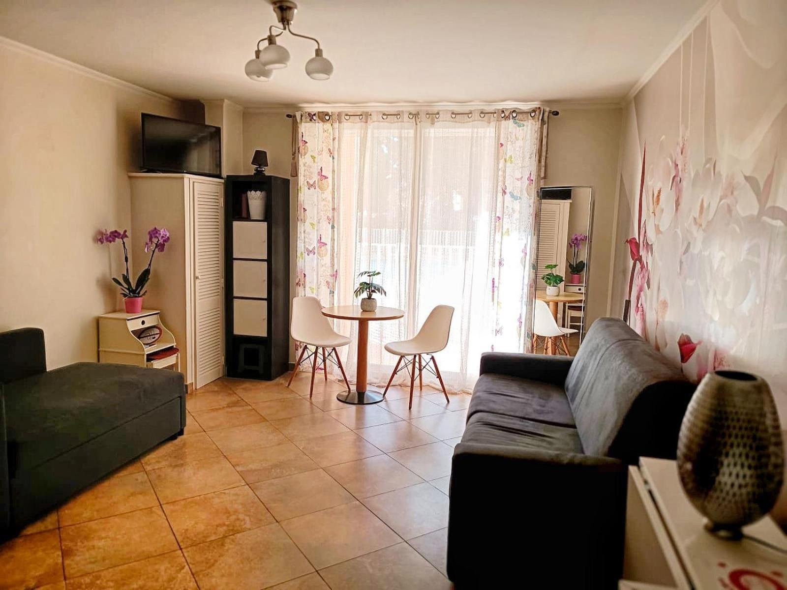 Direct Monaco Devant Piscine Apartment *
