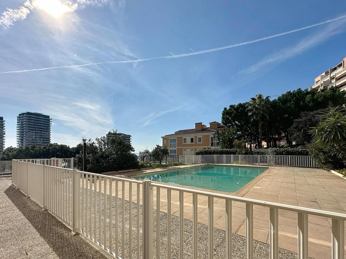 Apartment Direct Monaco Devant Piscine